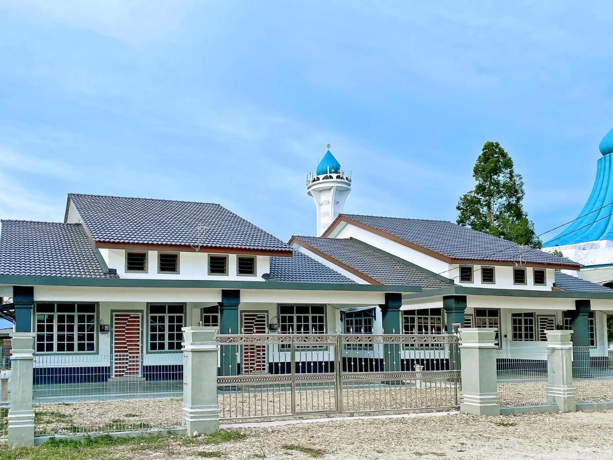 Nazza Homestay Besut With Swimming Pool Kampung Raja Extérieur photo